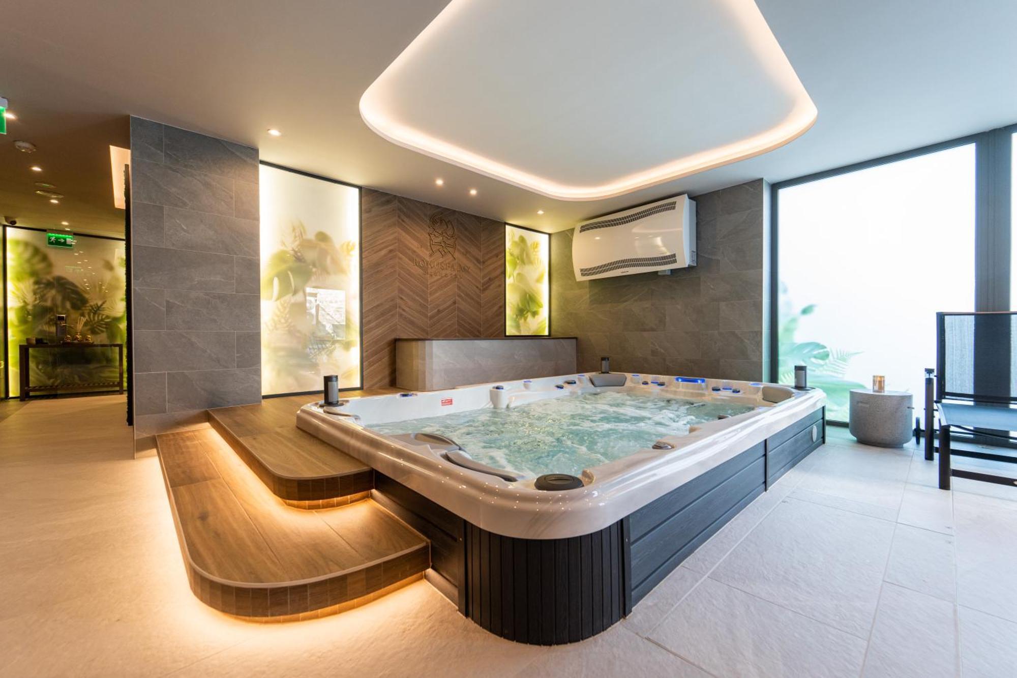 Rokusfalvy Borhotel Es Fogado เอทเยค ภายนอก รูปภาพ